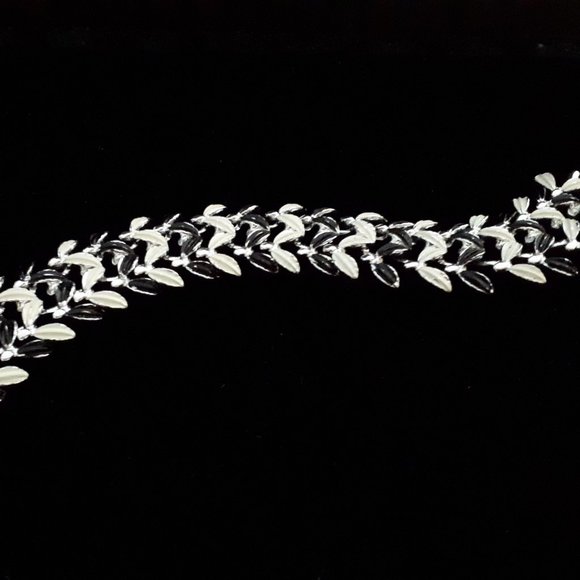 Black and White Vintage 1970's Bracelet - Picture 2 of 8